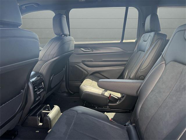 new 2025 Jeep Grand Cherokee L car