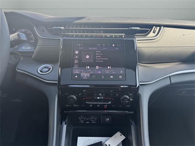 new 2025 Jeep Grand Cherokee L car