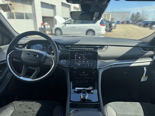 new 2025 Jeep Grand Cherokee L car