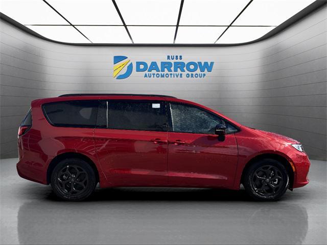 new 2025 Chrysler Pacifica Hybrid car, priced at $53,114