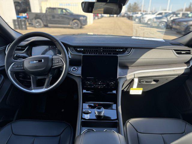 new 2025 Jeep Grand Cherokee L car, priced at $42,000