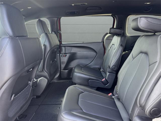 new 2025 Chrysler Pacifica car, priced at $42,179