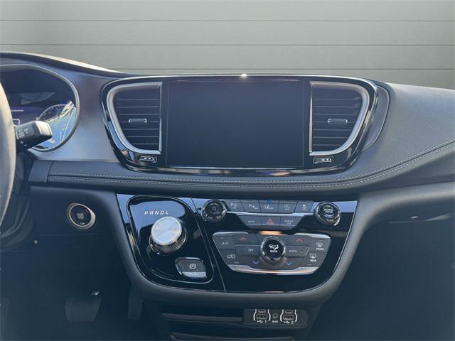 new 2025 Chrysler Pacifica car, priced at $42,179