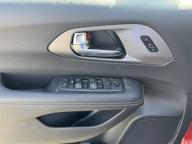new 2025 Chrysler Pacifica car, priced at $42,179