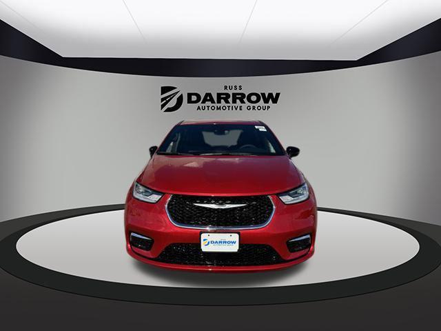 new 2025 Chrysler Pacifica car, priced at $41,872