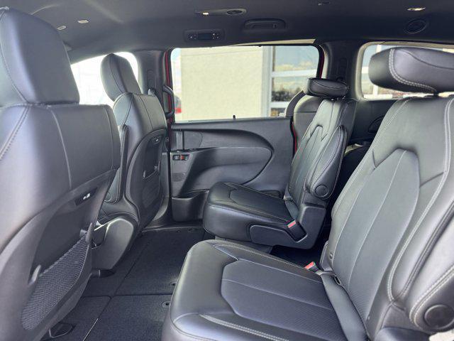 new 2025 Chrysler Pacifica car, priced at $41,872