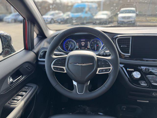 new 2025 Chrysler Pacifica car, priced at $41,872