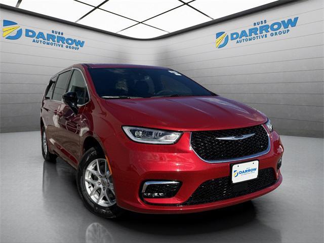 new 2025 Chrysler Pacifica car, priced at $42,179