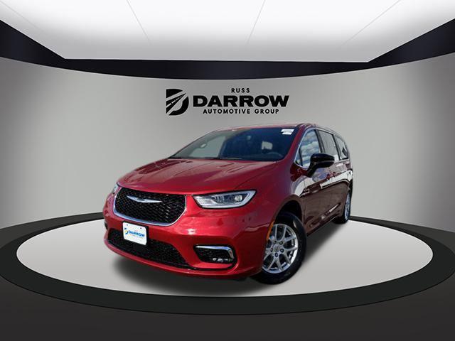 new 2025 Chrysler Pacifica car, priced at $41,872