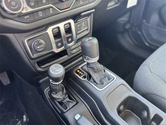 new 2025 Jeep Wrangler car, priced at $40,833