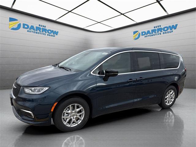 new 2025 Chrysler Pacifica car, priced at $40,662