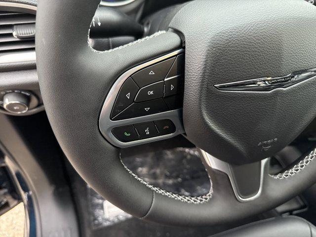 new 2025 Chrysler Pacifica car