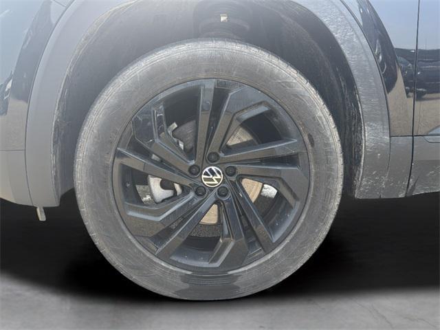 used 2022 Volkswagen Atlas car, priced at $25,000