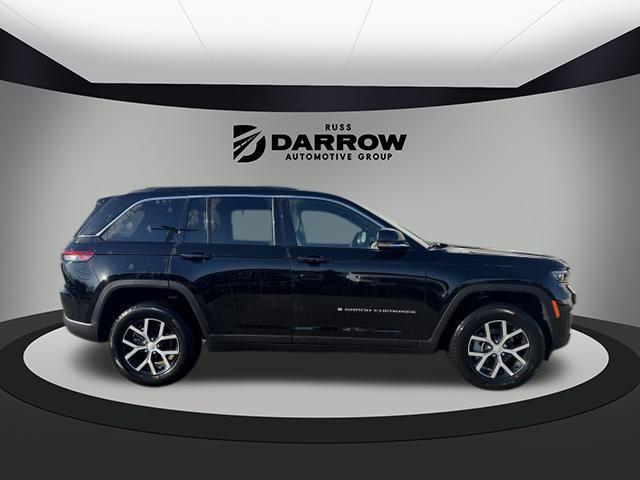 new 2025 Jeep Grand Cherokee car, priced at $42,000