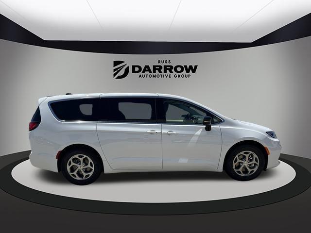 new 2024 Chrysler Pacifica car, priced at $43,980