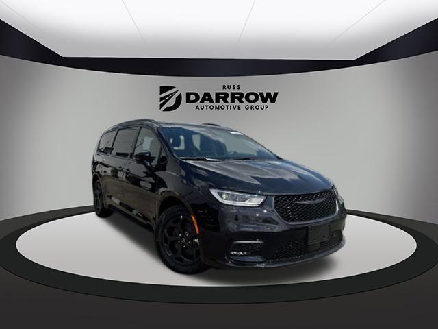new 2025 Chrysler Pacifica Hybrid car, priced at $49,649