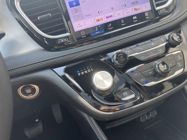 new 2025 Chrysler Pacifica Hybrid car, priced at $49,649
