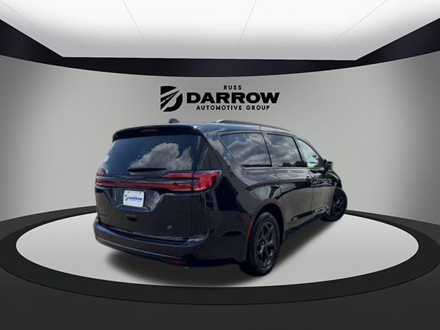 new 2025 Chrysler Pacifica Hybrid car, priced at $49,649
