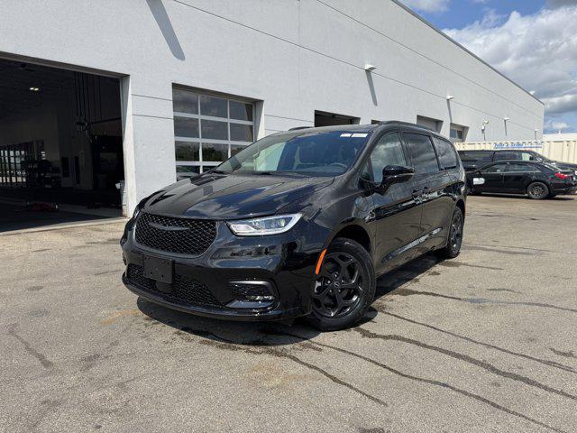 new 2025 Chrysler Pacifica Hybrid car, priced at $49,649