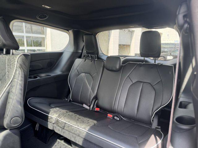 new 2025 Chrysler Pacifica Hybrid car, priced at $49,649