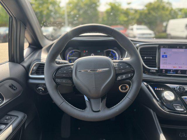 new 2025 Chrysler Pacifica Hybrid car, priced at $49,649