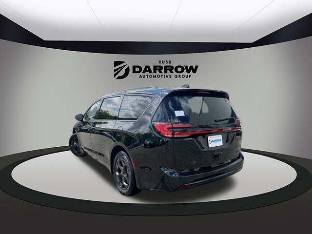 new 2025 Chrysler Pacifica Hybrid car, priced at $49,649