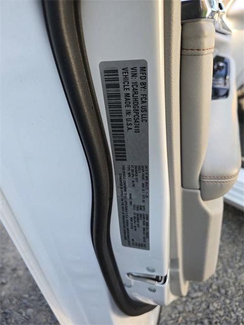 used 2023 Jeep Grand Cherokee car, priced at $42,766