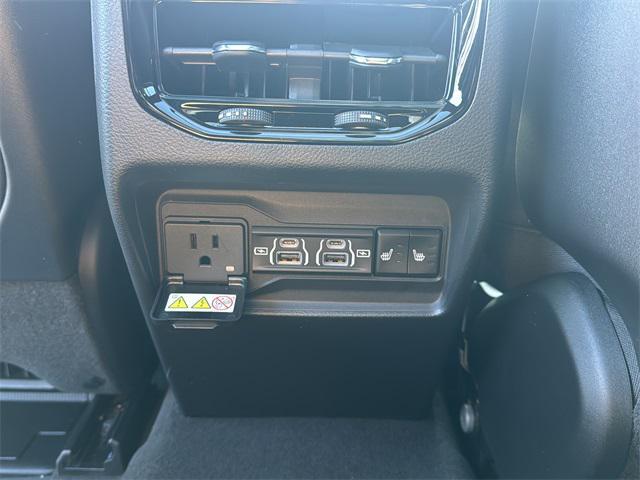 new 2025 Jeep Grand Cherokee car, priced at $57,335