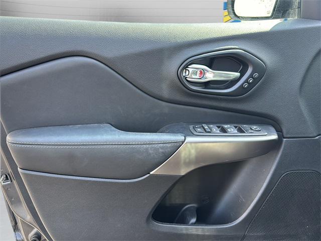used 2022 Jeep Cherokee car, priced at $27,048