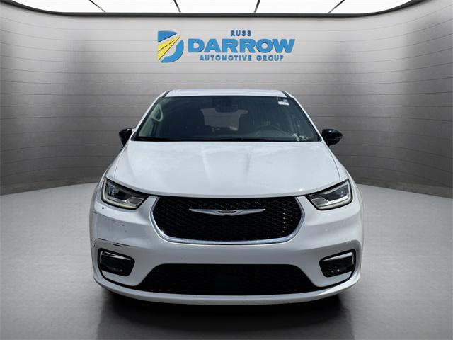 used 2024 Chrysler Pacifica Hybrid car, priced at $27,399