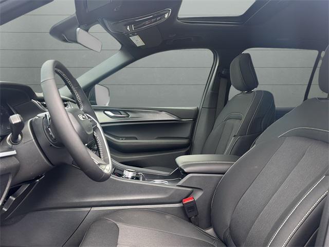 new 2025 Jeep Grand Cherokee car, priced at $39,356