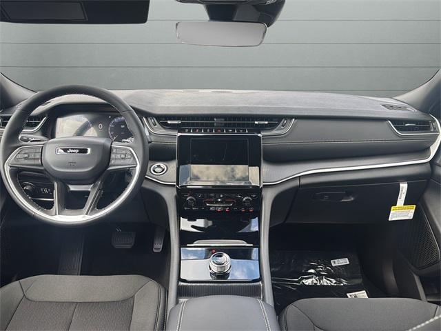 new 2025 Jeep Grand Cherokee car, priced at $39,356