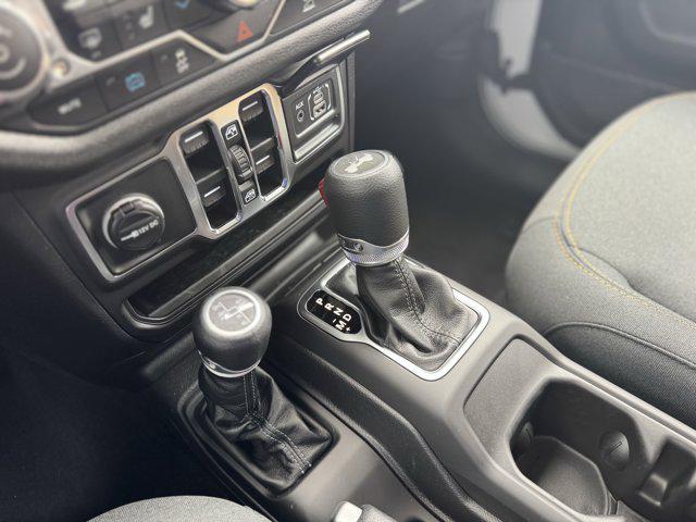 new 2025 Jeep Wrangler 4xe car