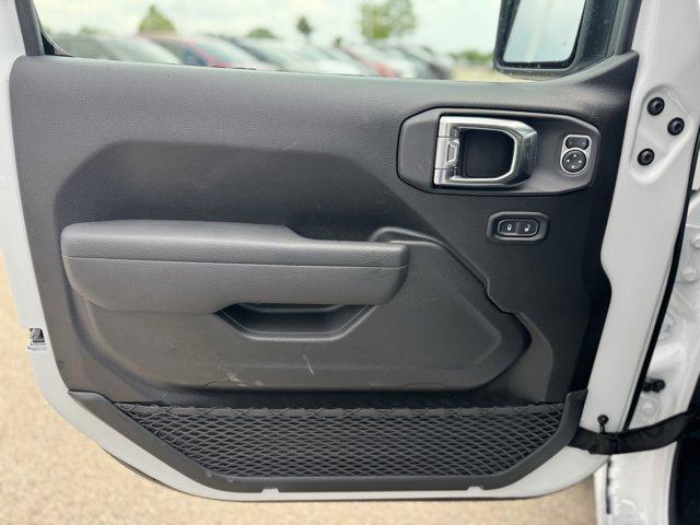 new 2025 Jeep Wrangler 4xe car
