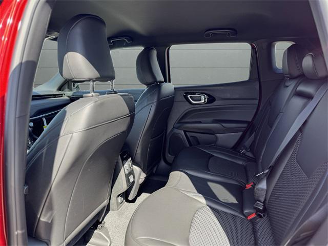 new 2025 Jeep Compass car, priced at $28,789