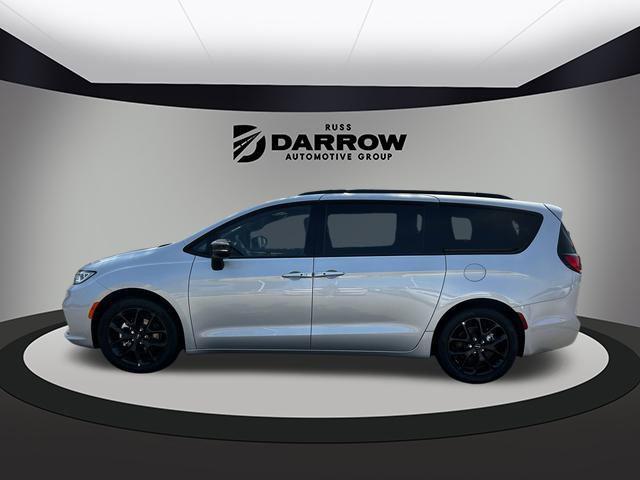 new 2024 Chrysler Pacifica car, priced at $48,278