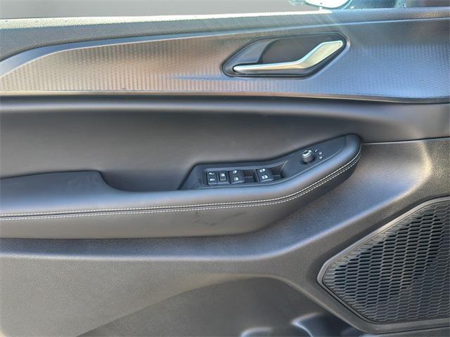 new 2025 Jeep Grand Cherokee car, priced at $38,381