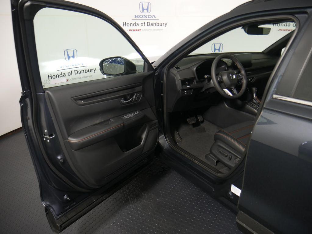 new 2026 Honda CR-V Hybrid car, priced at $41,675