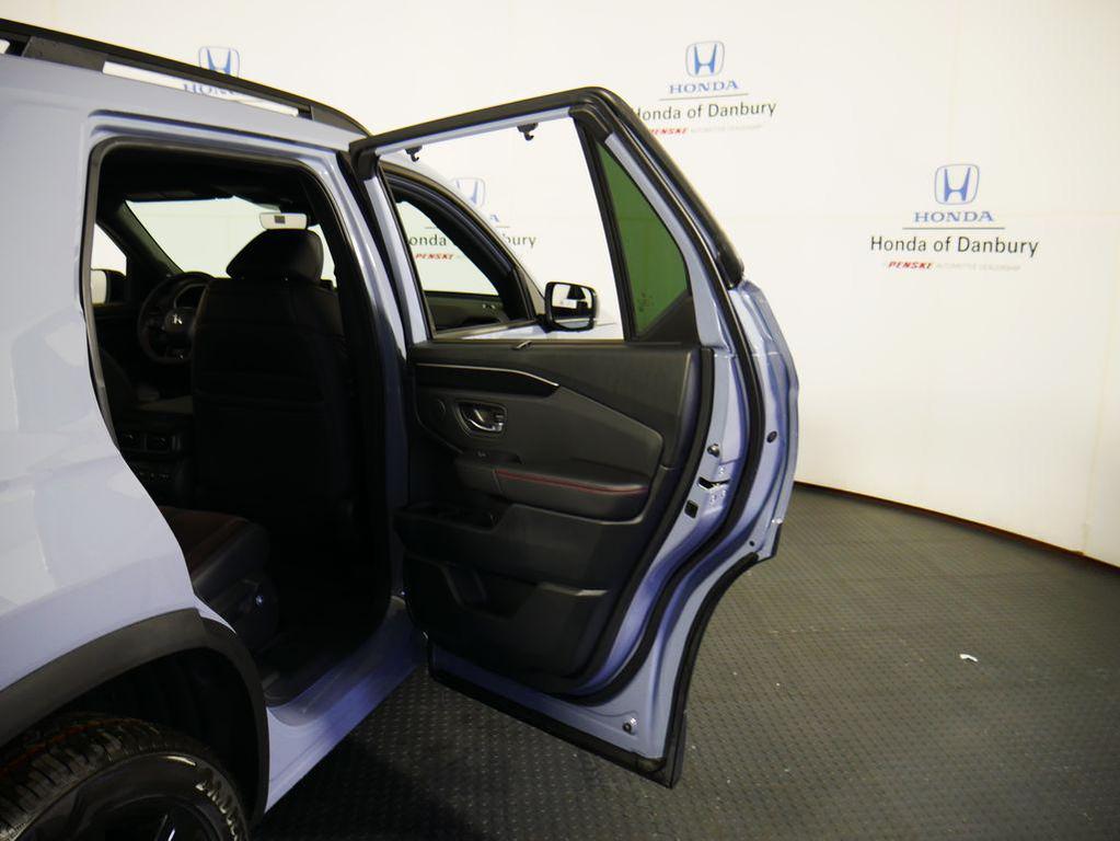 new 2025 Honda Pilot car, priced at $56,530