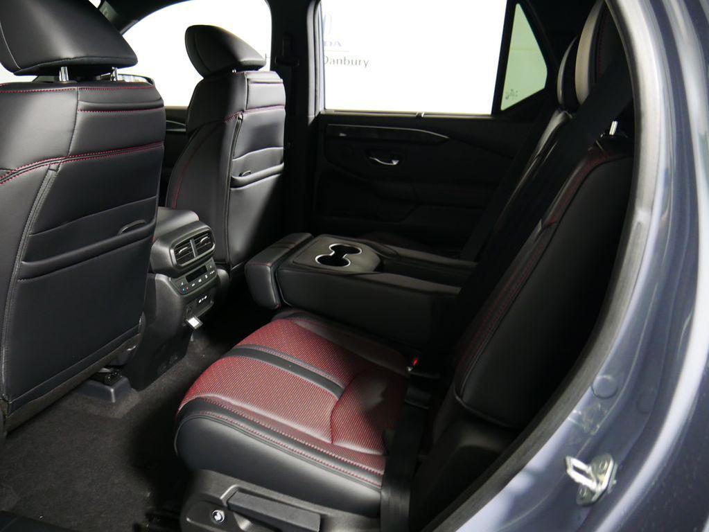 new 2025 Honda Pilot car, priced at $56,530