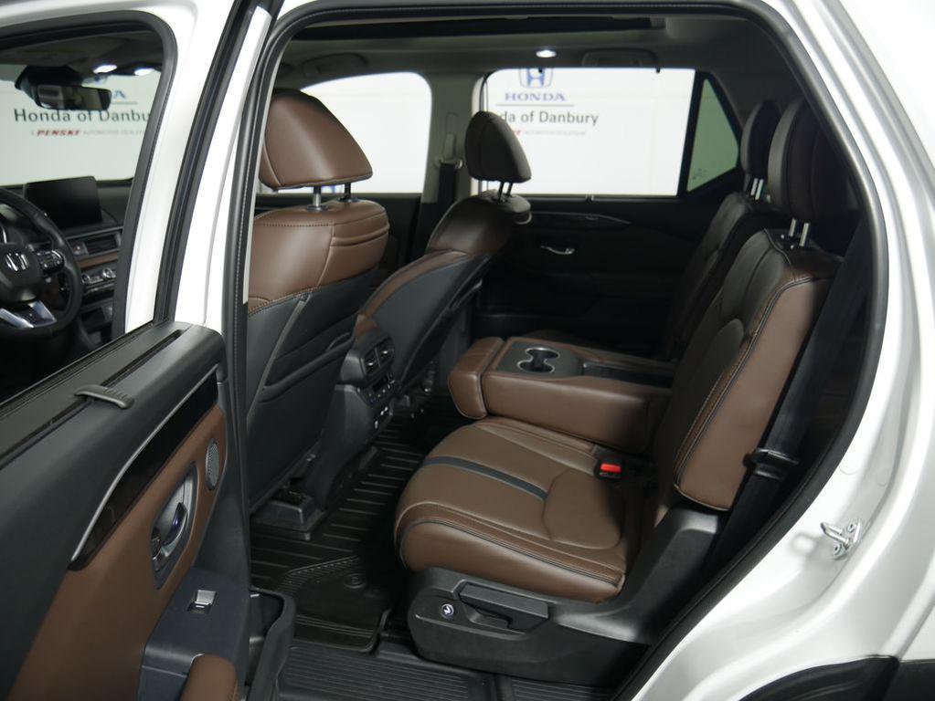 used 2023 Honda Pilot car, priced at $42,495