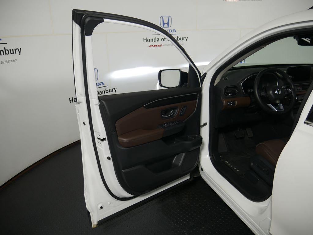 used 2023 Honda Pilot car, priced at $42,495