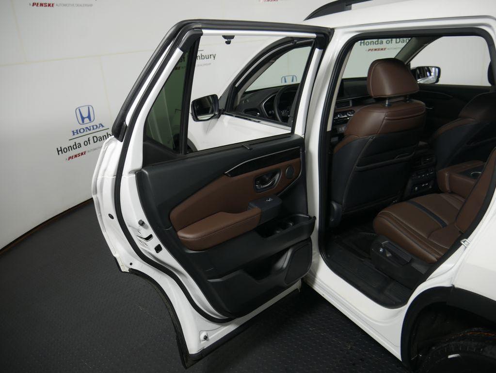 used 2023 Honda Pilot car, priced at $42,495