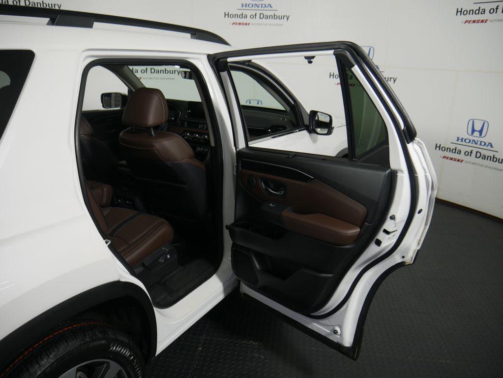 used 2023 Honda Pilot car, priced at $42,495