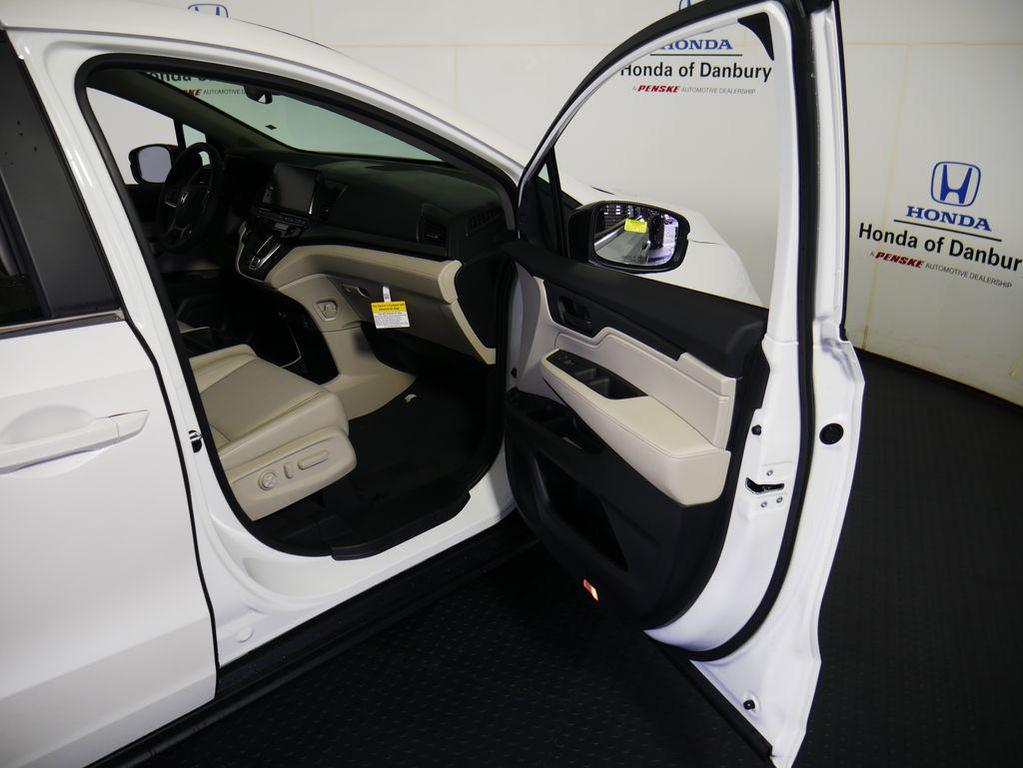 new 2026 Honda Odyssey car, priced at $46,140