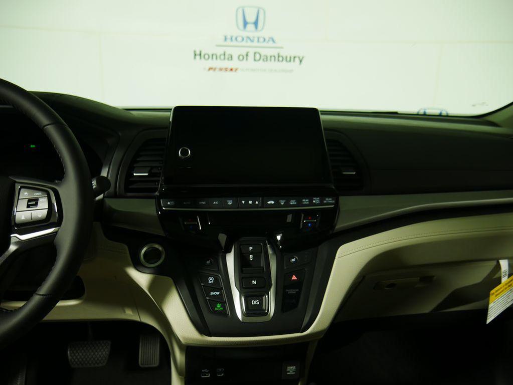new 2026 Honda Odyssey car, priced at $46,140