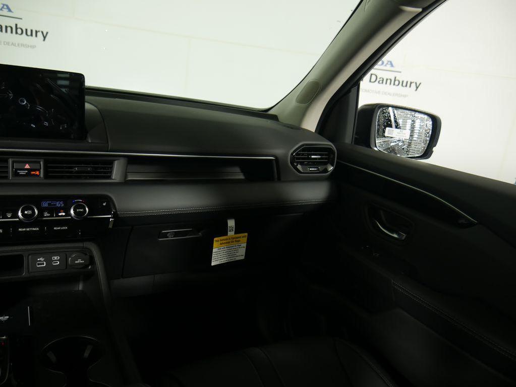 new 2025 Honda Pilot car, priced at $47,095