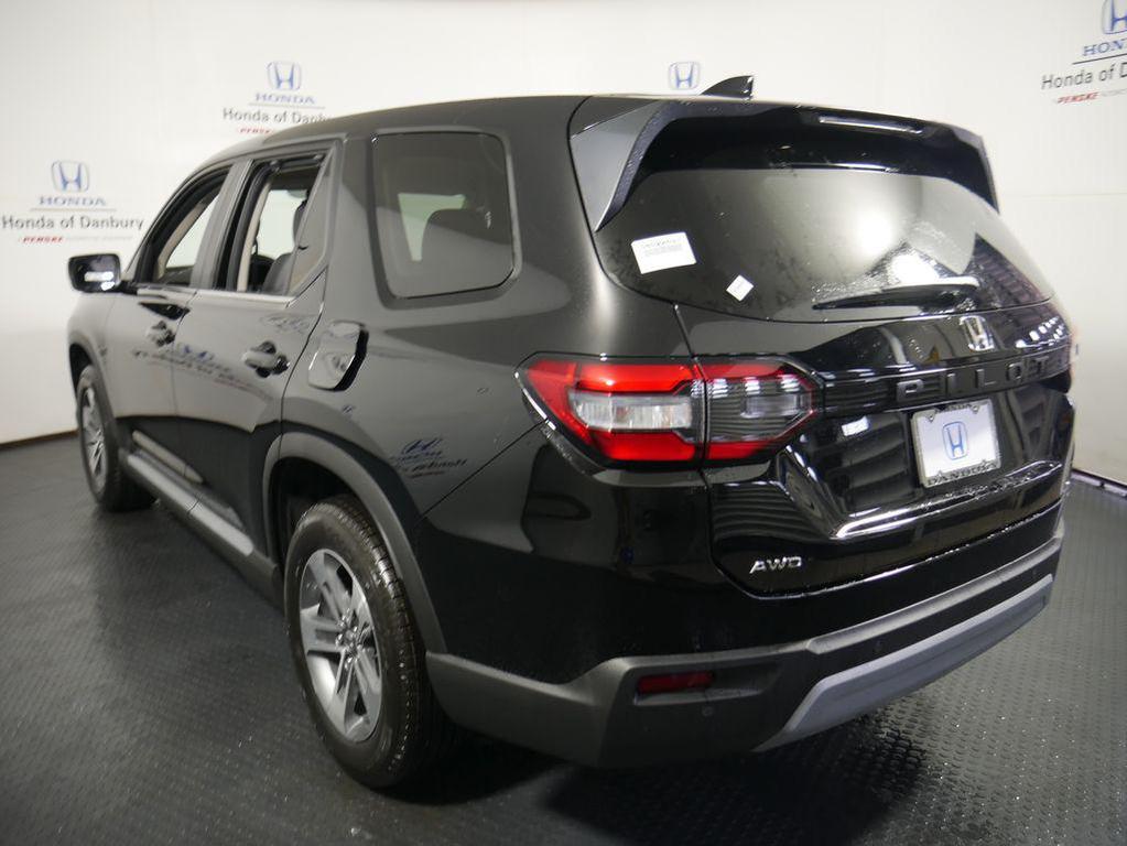 new 2025 Honda Pilot car, priced at $47,095