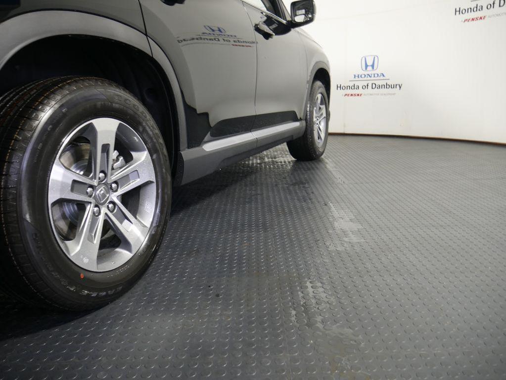 new 2025 Honda Pilot car, priced at $47,095