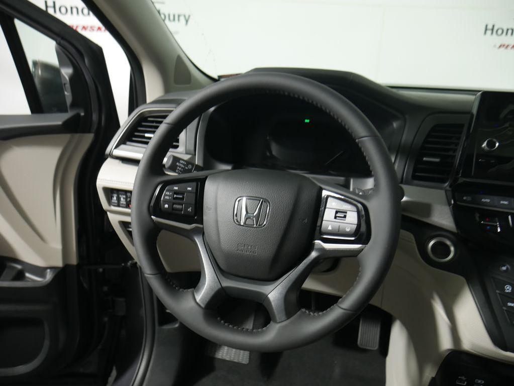 new 2026 Honda Odyssey car, priced at $45,685